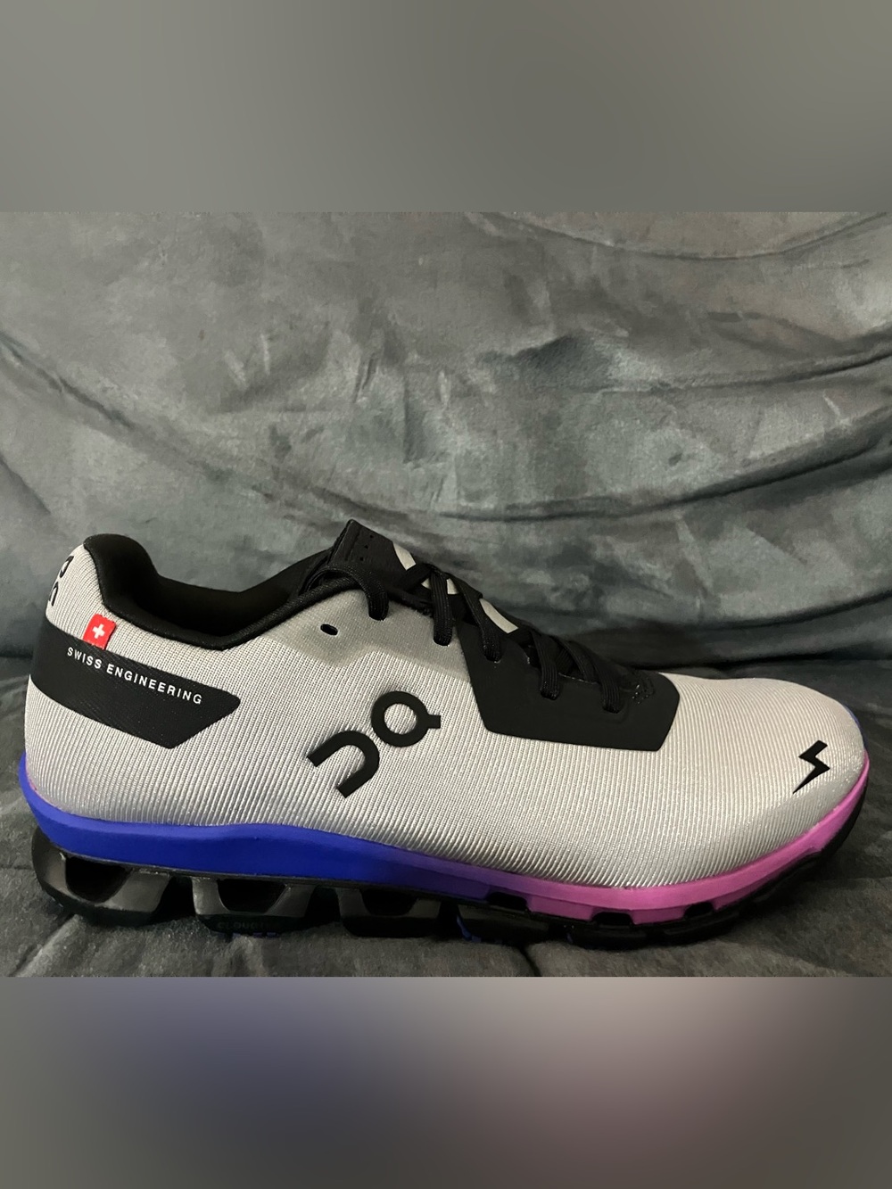 On Running Cloudflow Men's Running Shoe - White/Black with Gradient Sole